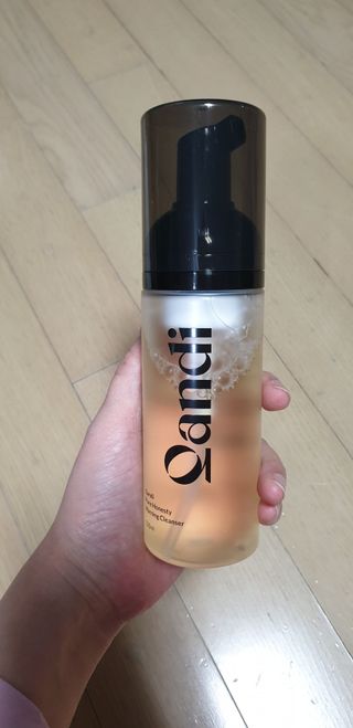 헤어플러스 콴디 아침세안제 폼클렌징 퓨어 어니스티 모닝클렌저 — 3.5점을 준 리뷰어가 2021년 3월 올린 사용 사진