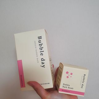 버블데이 아로마/과일 거품 입욕제 — 4점을 준 리뷰어가 2021년 7월 올린 사용 사진
