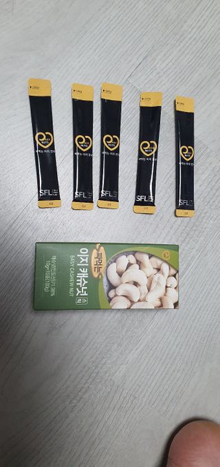 짜먹는 이지견과 짜먹는 이지아몬드, 짜먹는 이지허니피넛, 짜먹는 이지캐슈넛 각 10g X  10포 — 5점을 준 리뷰어가 2021년 3월 올린 사용 사진