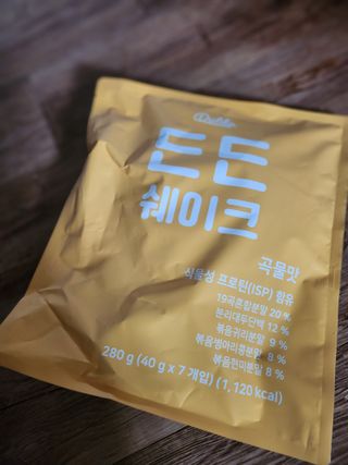 [덜다] 든든 식물성 단백질 쉐이크 40g X 7입 (곡물/딸기) — 5점을 준 리뷰어가 2023년 10월 올린 사용 사진