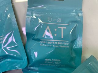 입 냄새 완화에 도움을 주는 에티켓 캔디 앳캔디 스트롱민트 — 5점을 준 리뷰어가 2021년 3월 올린 사용 사진