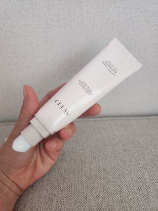 프리마인 선크림만 바꿨을 뿐인데 매일 물 2L챙겨먹고 기초케어 완벽하게 한 물빛피부 완성,셀라브UV프로텍터 — 5점을 준 리뷰어가 2023년 7월 올린 사용 사진