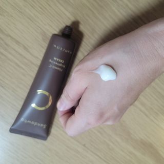 산다화 비타민C 화이트닝 크림 — 5점을 준 리뷰어가 2023년 4월 올린 사용 사진
