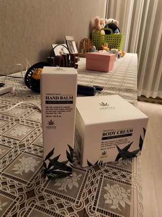 버텍스넘버원 버텍스 넘버원 햄프씨드오일 핸드밤, 바디크림 — 5점을 준 리뷰어가 2022년 3월 올린 사용 사진
