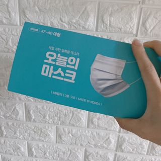 [심폐소생소] 오늘의마스크 KF-AD 비말차단 황사 여름용 마스크 — 5점을 준 리뷰어가 2021년 8월 올린 사용 사진