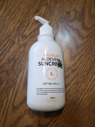[닥터문] 프리미엄 알로에베라 선크림 500ml — 5점을 준 리뷰어가 2022년 5월 올린 사용 사진