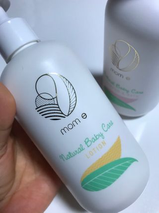 mom e 맘이 내추럴 베이비 케어 샴푸앤바스+로션 — 4.5점을 준 리뷰어가 2021년 1월 올린 사용 사진