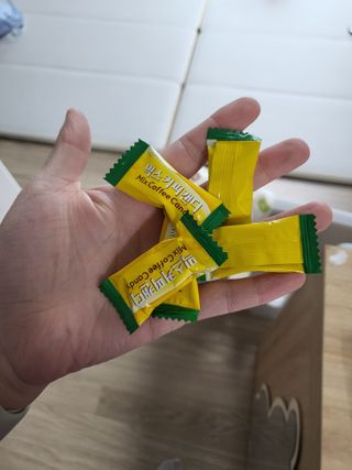 (주) 피치코리아 믹스커피캔디76g x2개입 — 5점을 준 리뷰어가 2022년 11월 올린 사용 사진