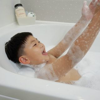 버블데이 아로마/과일 거품 입욕제 — 5점을 준 리뷰어가 2021년 7월 올린 사용 사진