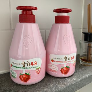 [과일나라] 피부가 마시는 딸기우유 바디클렌저&바디로션 — 2.5점을 준 리뷰어가 2022년 10월 올린 사용 사진