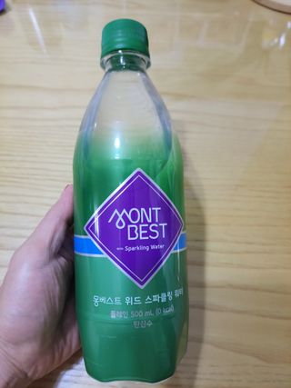 몽베스트 Montbest with Sparkling water Plain 20병 — 5점을 준 리뷰어가 2021년 10월 올린 사용 사진