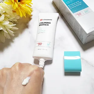 리더스코스메틱 리더스 카밍 바이오틱스 선 에센스 SPF 50+ PA++++ — 4점을 준 리뷰어가 2022년 6월 올린 사용 사진