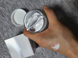 산수시 아쿠아 베네핏 24h 수부지 물광 속건조 수분크림 50ml — 5점을 준 리뷰어가 2021년 8월 올린 사용 사진