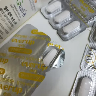 [몸엔용] 에버업 멀티비타민&미네랄, 눈건강 루테인 혈행건강 오메가3, 면역 프로바이오틱스 3종 택1 — 5점을 준 리뷰어가 2022년 4월 올린 사용 사진