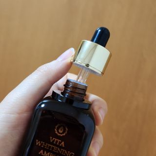 소담스퀘어 상암 솔포그 비타민 화이트닝 앰플 50ml 안티에이징 항산화 가미 잡티 트러블 세라마이드 — 5점을 준 리뷰어가 2022년 11월 올린 사용 사진