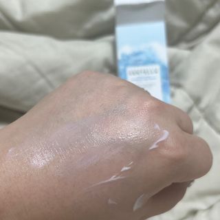 [스킨1004] 마다가스카르 센텔라 히알루-시카 워터핏 선세럼 50ml — 5점을 준 리뷰어가 2024년 5월 올린 사용 사진