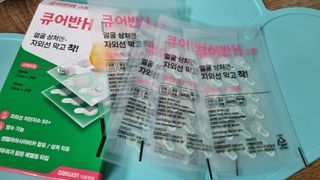 [큐어반H 스팟] 자외선 99프로 차단되는 스틱타입 스팟밴드(1팩 / 66매입) — 5점을 준 리뷰어가 2022년 11월 올린 사용 사진
