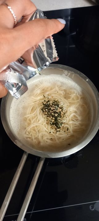 [한면원] 잔치국수 2인분 — 5점을 준 리뷰어가 2022년 7월 올린 사용 사진