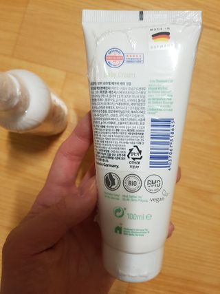 mom e 맘이 내추럴 베이비 케어 샴푸앤바스+로션 — 5점을 준 리뷰어가 2021년 1월 올린 사용 사진