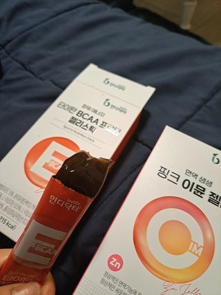 인디닥터 면역 생생 핑크 이뮨 젤리 + 타이탄 BCAA 프로틴 젤리스틱 — 5점을 준 리뷰어가 2022년 4월 올린 사용 사진