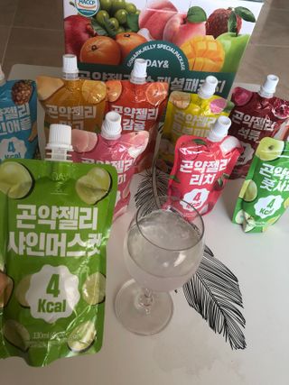 참앤들황토농원 10가지 맛, 입맛대로 스페셜하게~ 가볍게 한 포 땡! 곤약젤리 스페셜 패키지 130ml x 30포 — 5점을 준 리뷰어가 2022년 12월 올린 사용 사진