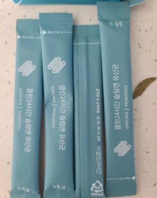 클린24시간 슬림앤유산균 1박스 (3.5g X 15포) — 4점을 준 리뷰어가 2022년 11월 올린 사용 사진