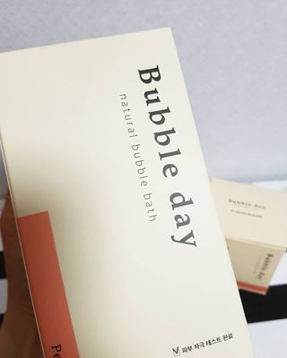 버블데이 아로마/과일 거품 입욕제 — 5점을 준 리뷰어가 2021년 7월 올린 사용 사진