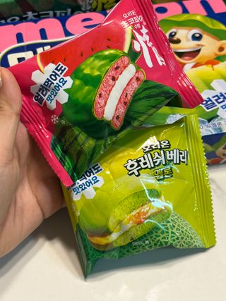 2024 오리온 여름한정판 초코파이 수박 / 후레쉬베리 멜론 / 멜론송이 — 5점을 준 리뷰어가 2024년 8월 올린 사용 사진