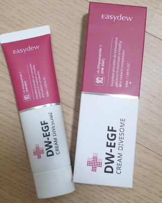 이지듀 DW-EGF 크림 다이브좀_콜라겐이 쏙쏙, 탄력피부로 다이빙 — 4점을 준 리뷰어가 2021년 2월 올린 사용 사진