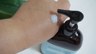 아미니 블루테라 바디로션 — 5점을 준 리뷰어가 2021년 7월 올린 사용 사진