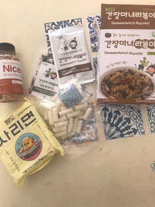 더밥  고추마녀 라볶이 +  나이스미 무설탕 현미후레이크 — 4점을 준 리뷰어가 2021년 10월 올린 사용 사진