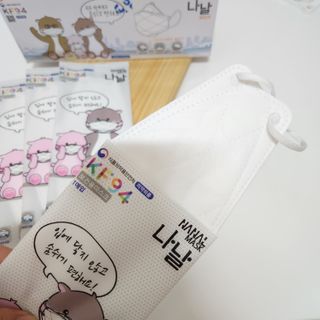 케이파이 나날마스크 [케이파이 나날] KF94 마스크 50매입 (개별포장) ,  여름에도 좋은 숨쉬기 편한 순수 국산 마스크 — 4.5점을 준 리뷰어가 2022년 9월 올린 사용 사진