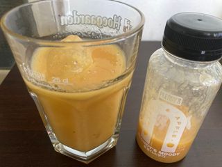 BLENDY'S 핑크 스무디+블론디 스무디 — 4.5점을 준 리뷰어가 2022년 3월 올린 사용 사진