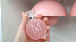 자연스러운 샴푸향이 나는 메블릭퍼퓸 케라 50ml +상큼달달한 라즈베리향이 나는 메블릭퍼퓸 라즈베리 50ml — 3점을 준 리뷰어가 2022년 9월 올린 사용 사진
