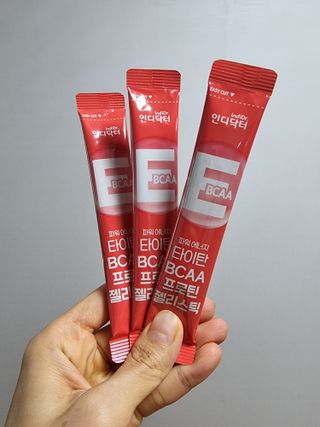 [인디닥터] 타이탄 BCAA 프로틴 젤리스틱 — 5점을 준 리뷰어가 2022년 5월 올린 사용 사진