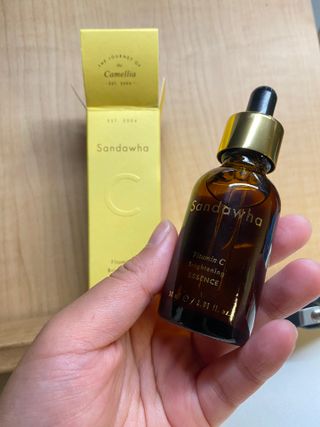 스킨큐어 산다화 비타민c 화이트닝 에센스 30ml — 5점을 준 리뷰어가 2023년 10월 올린 사용 사진