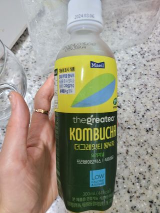 더그레잇티 콤부차 [매일유업] 더그레잇티 44kcal 콤부차 300ml *12개입 (오리지널 6개+베리리치 6개) — 5점을 준 리뷰어가 2023년 7월 올린 사용 사진