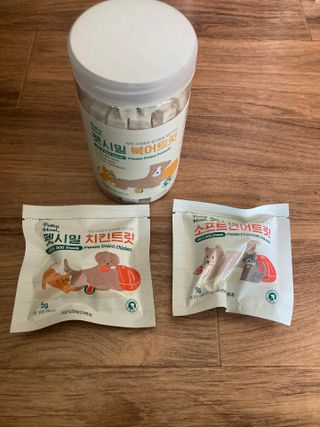 [펫시밀] 원물그대로 영양듬뿍 진공동결건조 북어트릿75g,치킨트릿100g,연어트릿75g 강아지 고양이 간식 — 4.5점을 준 리뷰어가 2023년 5월 올린 사용 사진