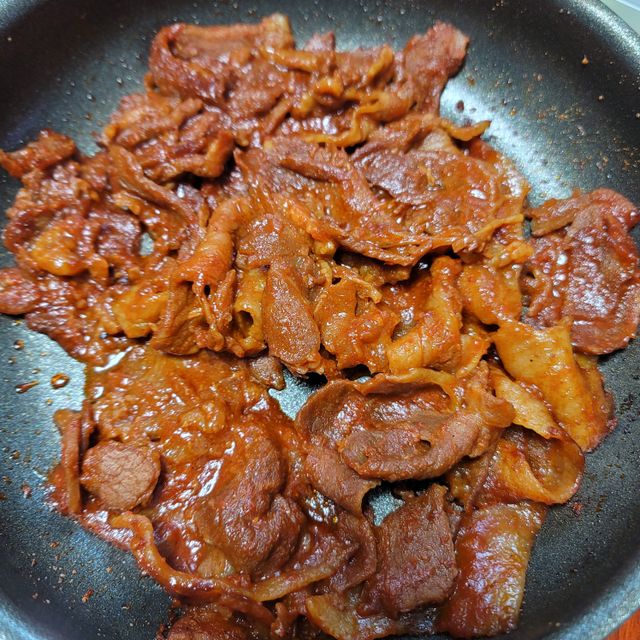 [앤더미트] 더 불맛 북성로 연탄불고기 2종 세트(간장맛 300g,매콤한 맛 300g) 리뷰 사진