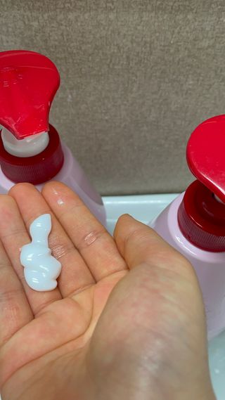 [과일나라] 피부가 마시는 딸기우유 바디클렌저&바디로션 — 5점을 준 리뷰어가 2022년 2월 올린 사용 사진
