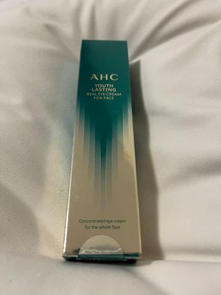 [NEW 탄력유턴 아이크림] AHC 유스 래스팅 리얼 아이크림 포 페이스 — 4점을 준 리뷰어가 2021년 3월 올린 사용 사진