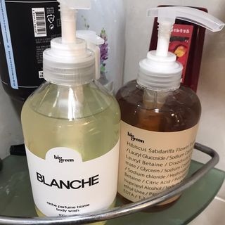 빅그린 니치 퍼퓸 바이옴바디워시 500ml(상탈, 블랙베리&베이, 블랑쉐 3종 중 택1) — 5점을 준 리뷰어가 2022년 7월 올린 사용 사진