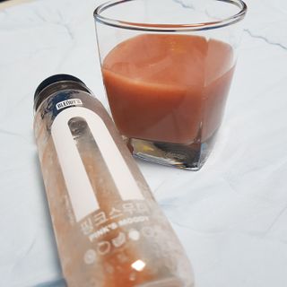 BLENDY'S 핑크 스무디+블론디 스무디 — 4점을 준 리뷰어가 2021년 11월 올린 사용 사진