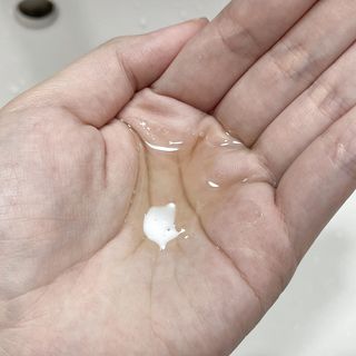 스킨큐어 산다화 순한 클렌징 동백 오일 200ml — 3점을 준 리뷰어가 2023년 4월 올린 사용 사진