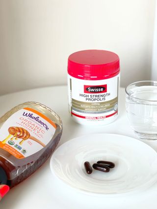 Swisse 스위스 고함량 프로폴리스 2,000mg 210정 — 5점을 준 리뷰어가 2021년 5월 올린 사용 사진
