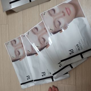 아이디플라코스메틱 아이디 페이스핏 플러스 패치 v2 — 5점을 준 리뷰어가 2021년 5월 올린 사용 사진
