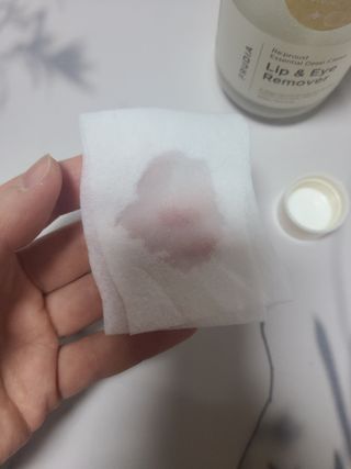 [후르디아] 눈시림없는 올영 립앤아이 리무버 — 5점을 준 리뷰어가 2024년 1월 올린 사용 사진