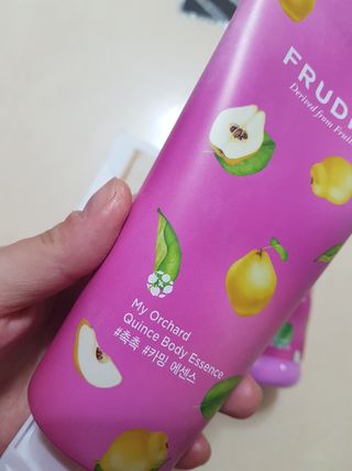 [후르디아] 과즙 뿜뿜_모과 바디워시+바디에센스 세트 — 5점을 준 리뷰어가 2021년 2월 올린 사용 사진