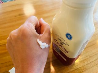 카프리나 산양밀크 모이스춰라이징 바디로션 350ml(오리지널향) — 5점을 준 리뷰어가 2023년 4월 올린 사용 사진