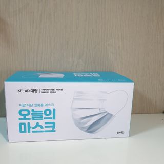 [심폐소생소] 오늘의마스크 KF-AD 비말차단 황사 여름용 마스크 — 5점을 준 리뷰어가 2021년 7월 올린 사용 사진